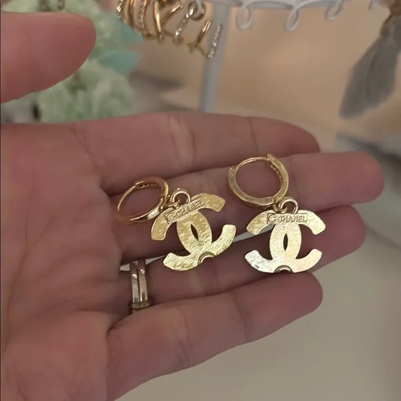 Iridescent Multicolor Chanel stamped Zipper Pull Crystal Earrings - Picture 4 of 9